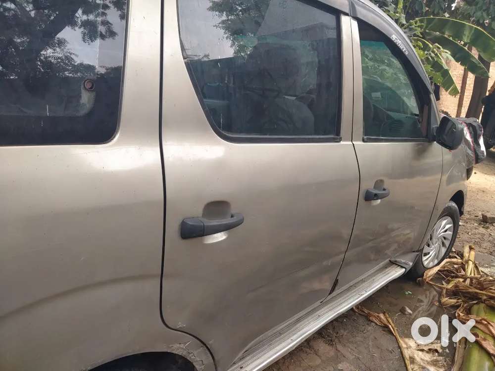 महिंद्रा जाइलो 2010 डीजल (8-सीटर)  Vip नंबर के साथ   सॉलिड डील!