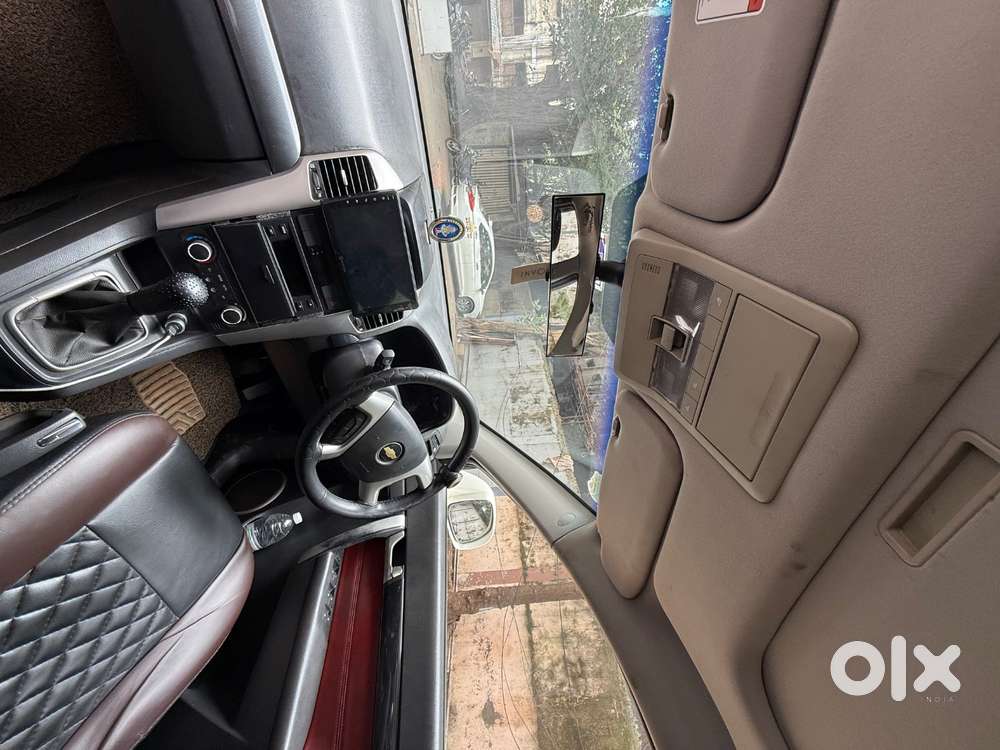 It Comes With 2000 Cc Engine And Very Powerful Engine & Pickup