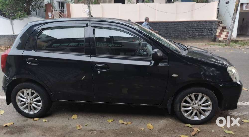 Toyota Etios Liva 2011-2012 V, 2011, Petrol