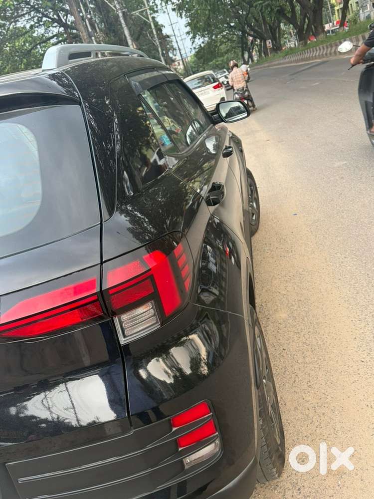 Hyundai Venue Petrol 2025