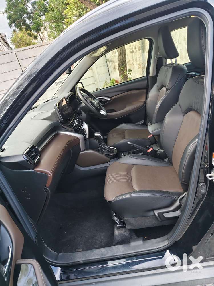 Toyota Urban Cruiser Hyryder 1.5 V Neo Drive At, 2025, Petrol