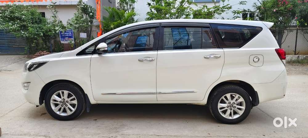 Toyota Innova Crysta 2.4 V 7 Str, 2016, Diesel