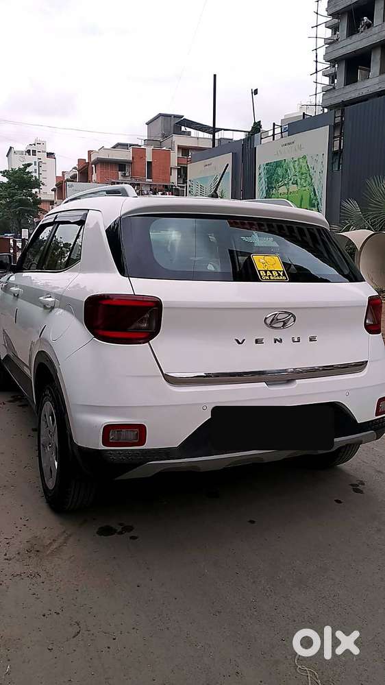 Parsi Owned, Single Hand 2021 Hyundai Venue
