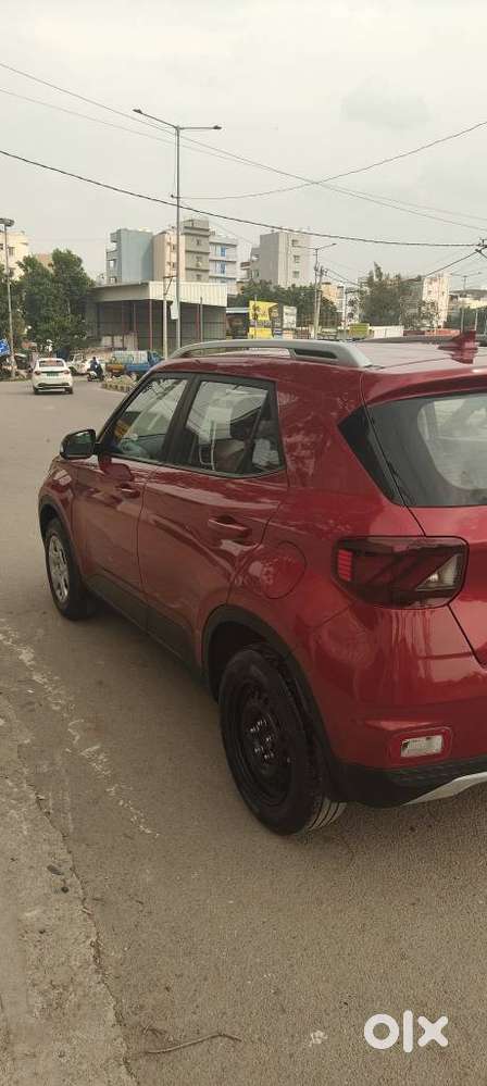 Hyundai Venue 1.2 S Plus, 2020, Petrol