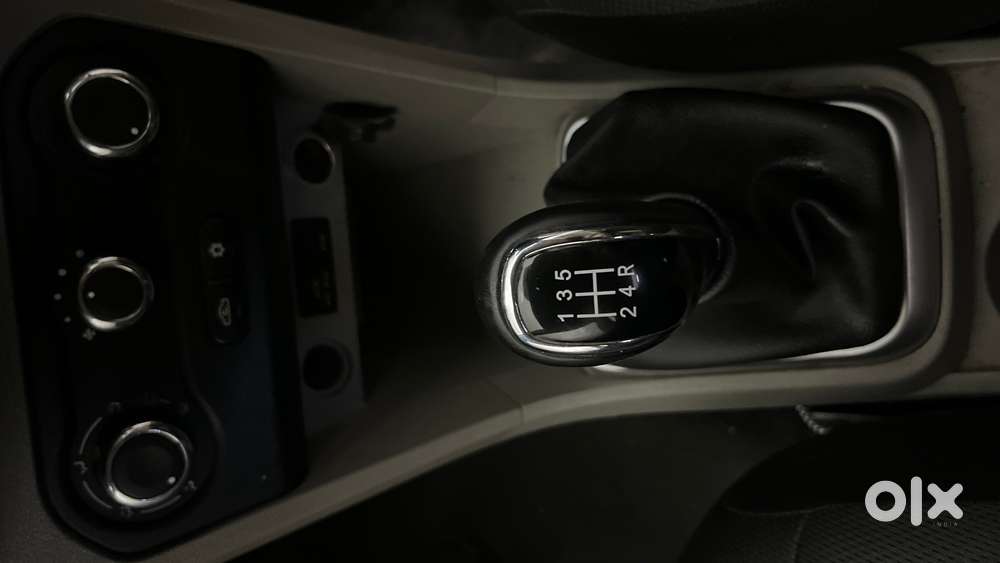 Tata Tiago 1.2 Revotron Xt, 2016, Petrol
