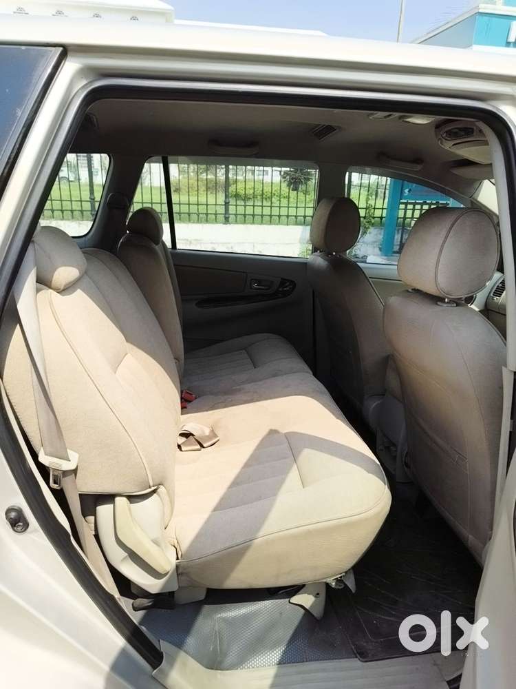 Toyota Innova 2.5 V 8 Str, 2013, Diesel