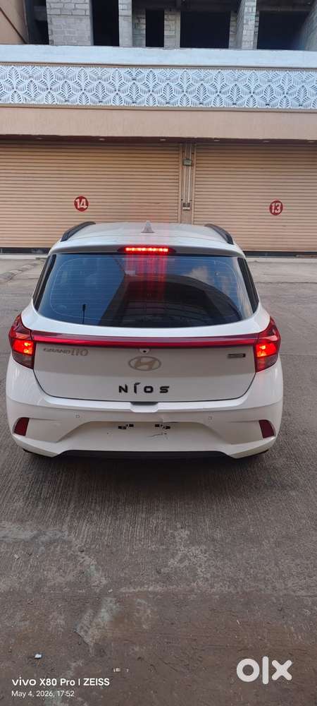 Hyundai Grand I10 Nios Sportz Dual Tone, 2024, Cng & Hybrids