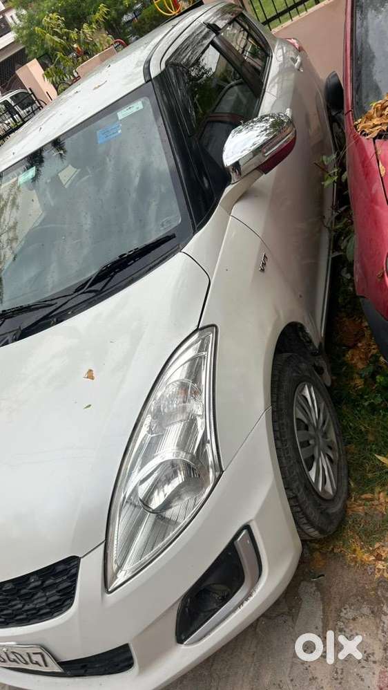 Maruti Swift 2017 Petrol Good Condition, Camera, Screen, New Tyers