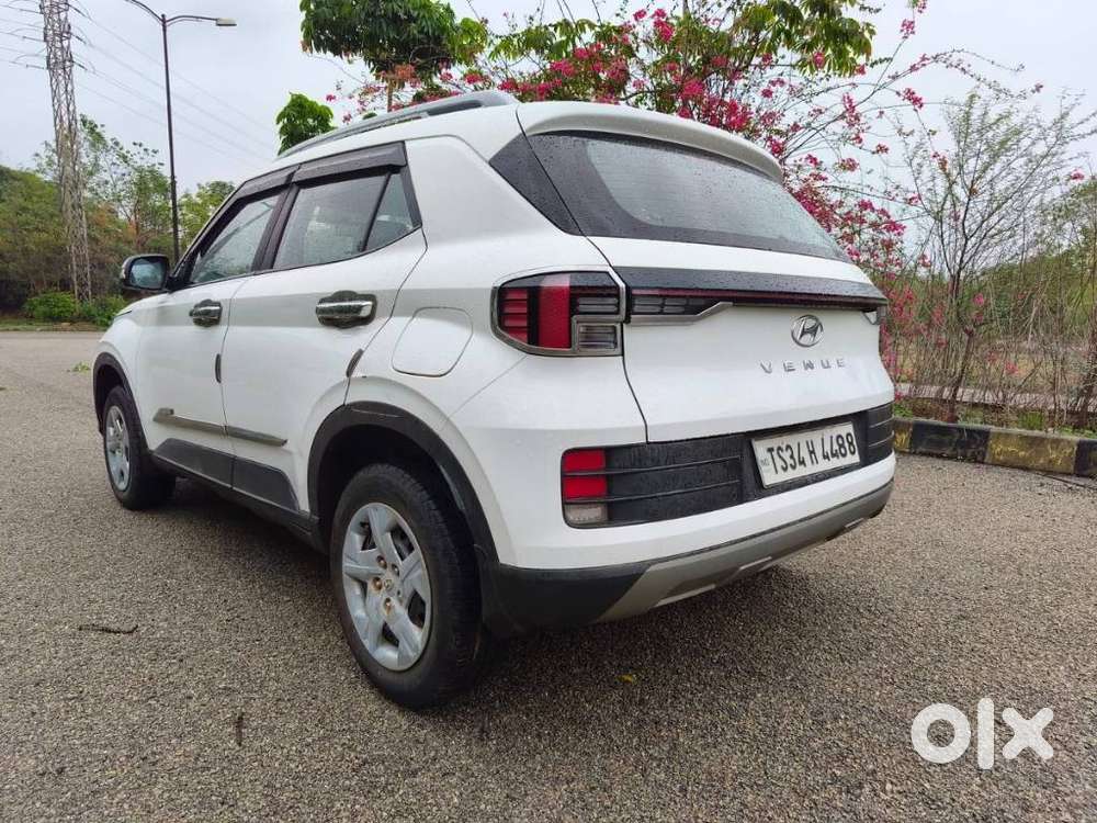 Hyundai Venue 1.2 S (o), 2022, Petrol