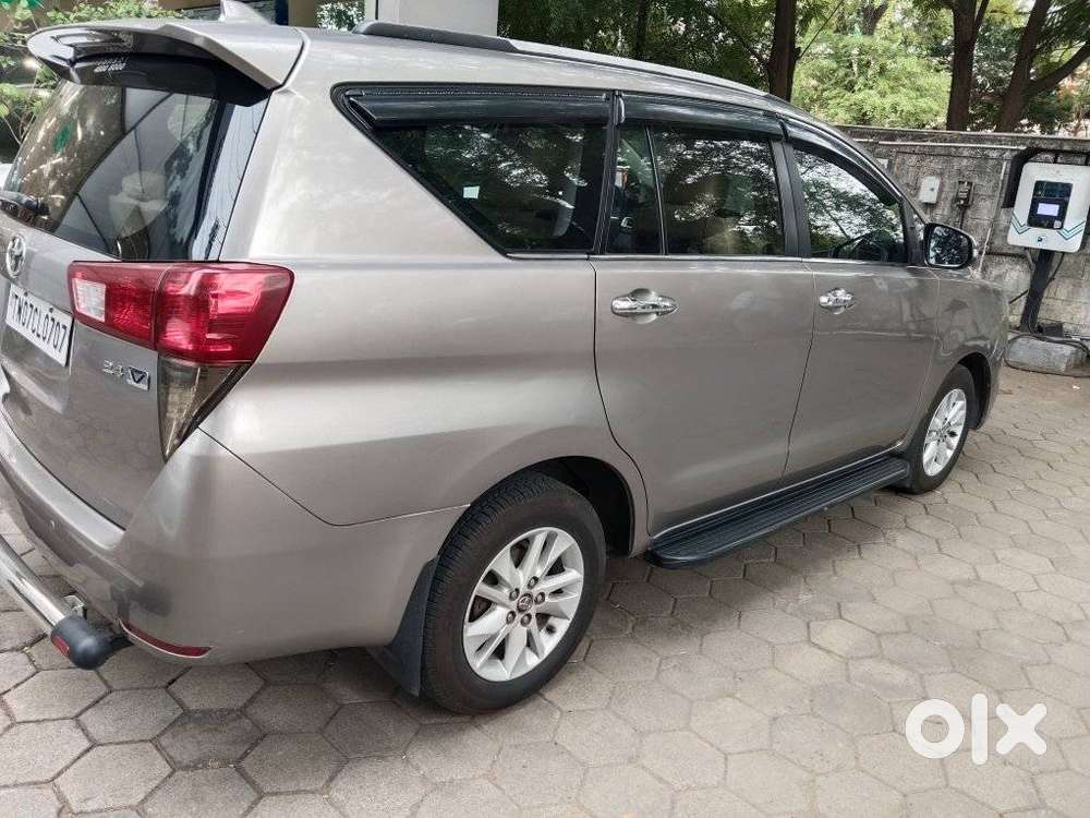 Toyota Innova Crysta 2.4 V, 2016, Diesel