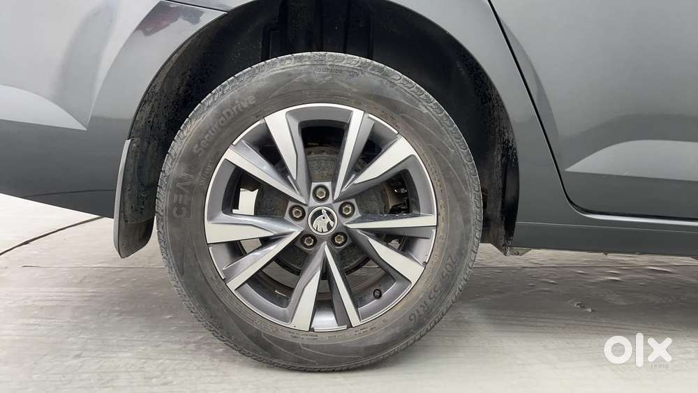 Skoda Slavia Style 1.5l Tsi Dsg, 2023, Petrol