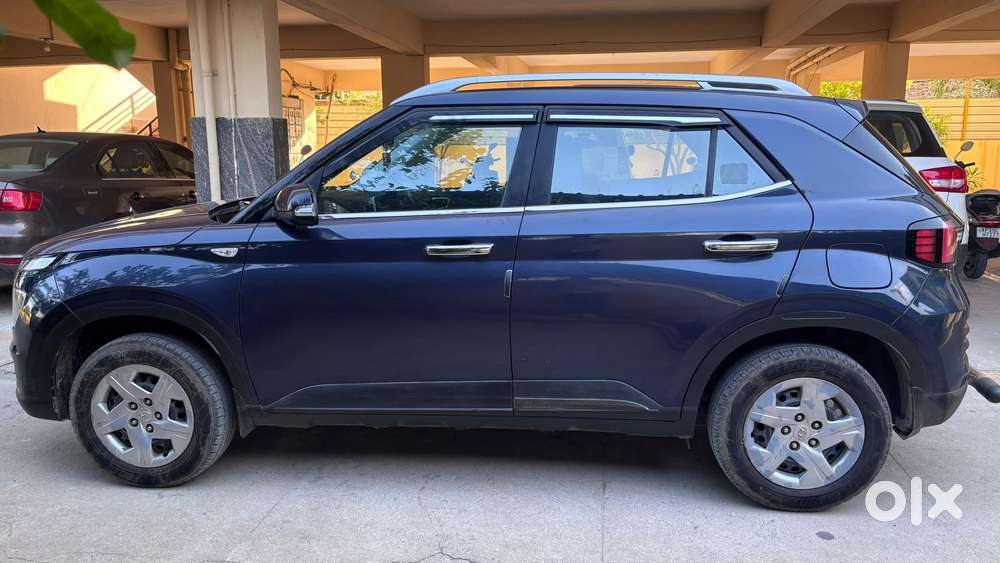 Hyundai Venue S 1.2 Petrol, 2022, Petrol
