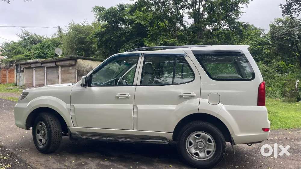 Tata Safari Storme 2013