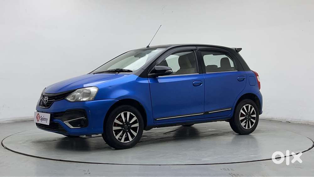 Toyota Etios Liva V Dual Tone, 2017, Petrol