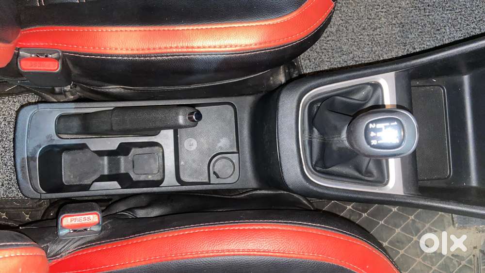 Tata Punch 1.2 Revotron Creative Amt Dual Tone, 2022, Petrol
