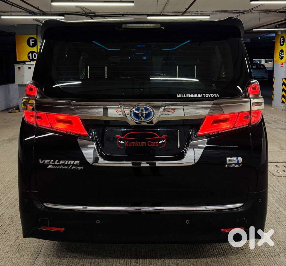 Toyota Vellfire 2.5 Executive Lounge, 2020, Cng & Hybrids