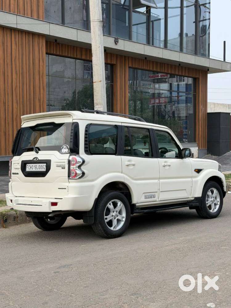 Mahindra Scorpio S10, 2016, Diesel