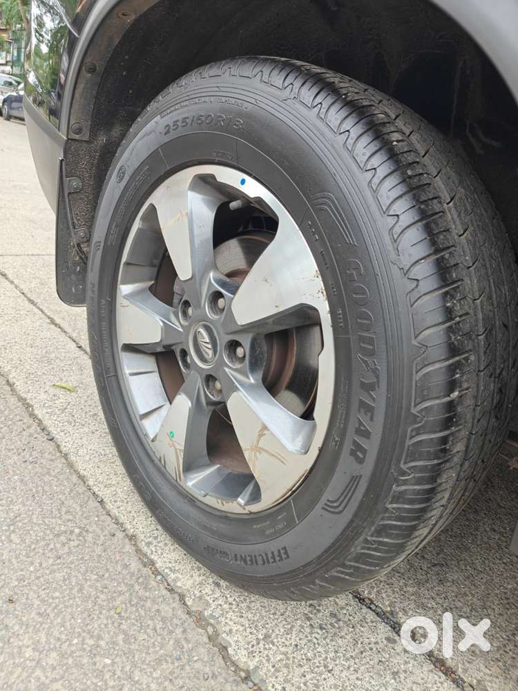 Mahindra Alturas G4 4wd At, 2021, Diesel