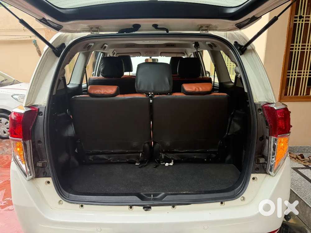 Toyota Innova Crysta Diesel 2.4 Gx 7 Seater