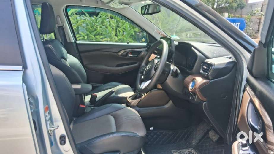 Toyota Urban Cruiser Hyryder 1.5 V Hybrid, 2025, Petrol