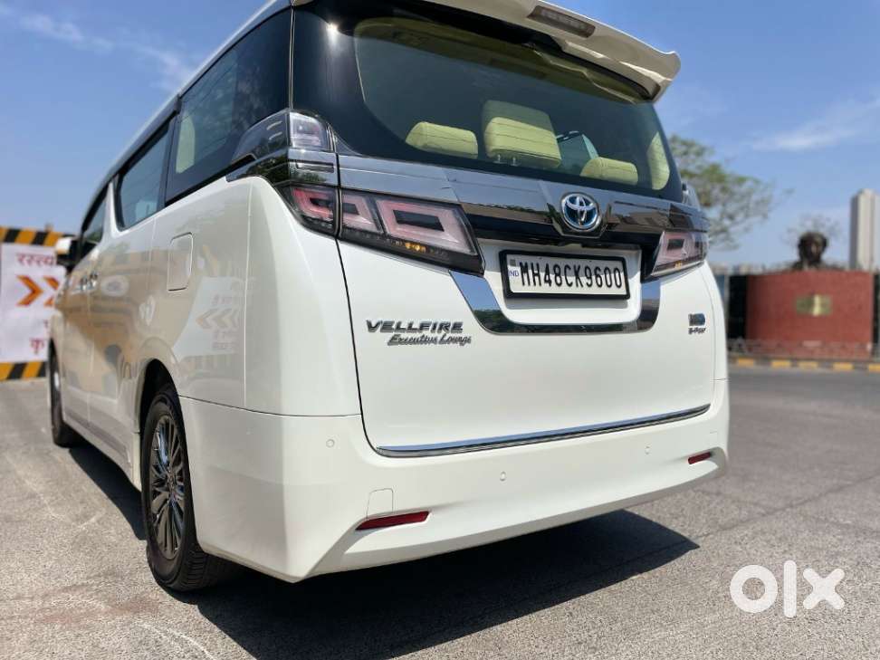 Toyota Vellfire Vip – Executive Lounge, 2023, Cng & Hybrids