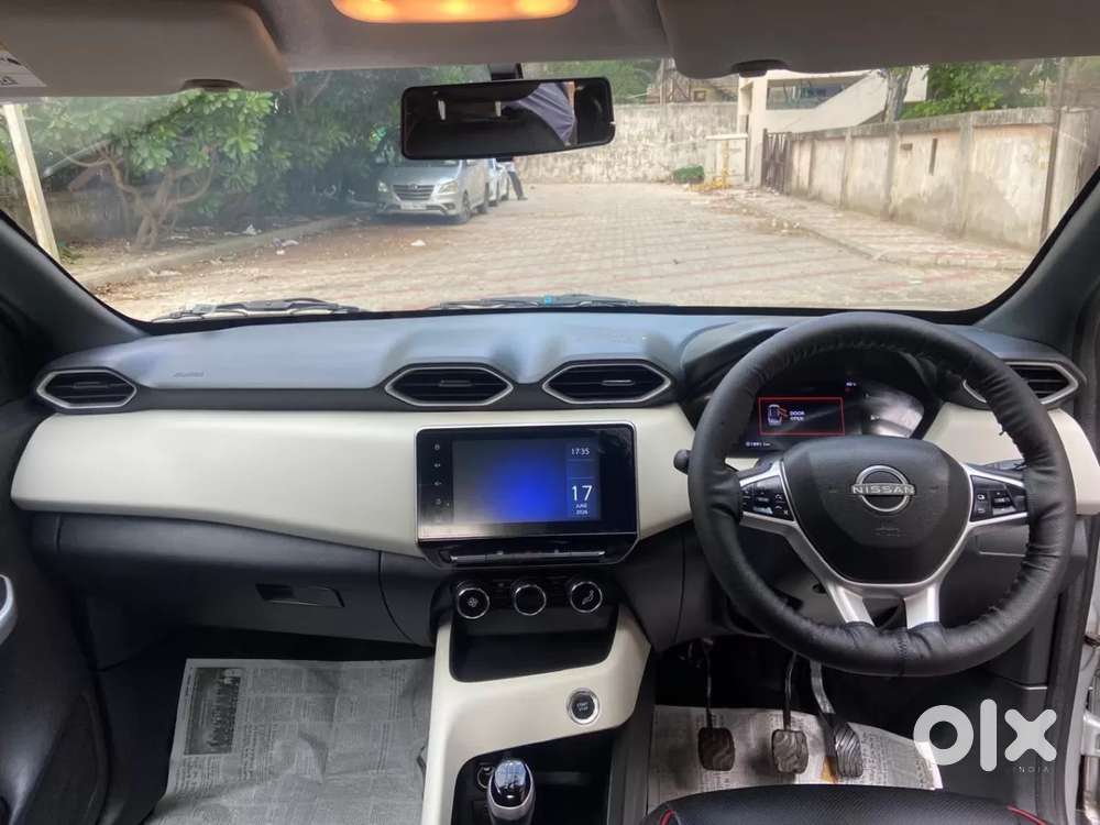 Nissan Magnite 1.0 Xv Premium, 2021, Petrol