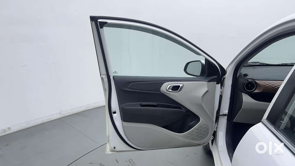 Hyundai Aura 1.2 Sx Cng, 2023, Cng & Hybrids