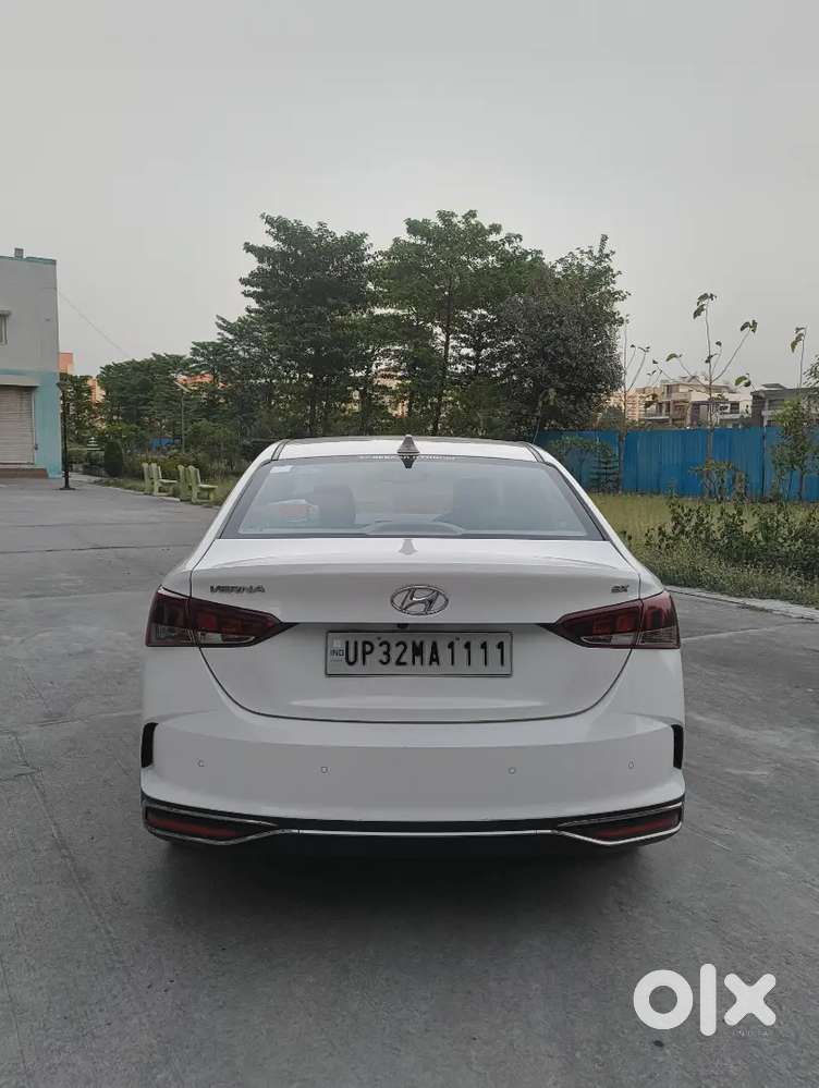 Hyundai Verna 1.5 Crdi Mt Sx(o)