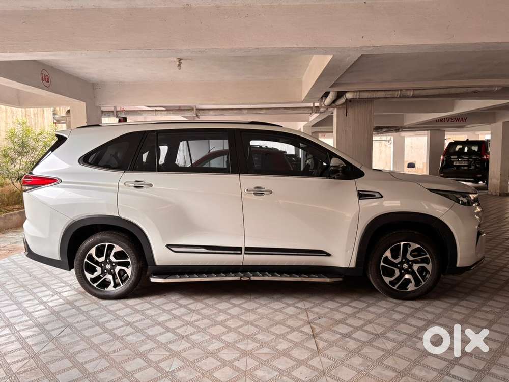 Maruti Suzuki Invicto 2023 Year Car