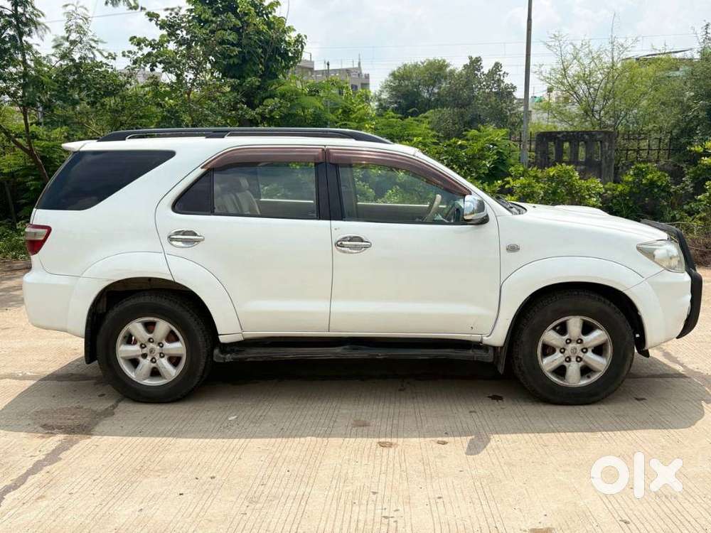 Toyota Fortuner [2009-2012] 3.0 4x4 Mt, 2011, Diesel