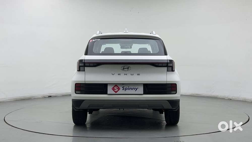 Hyundai Venue 1.2 S (o), 2024, Petrol