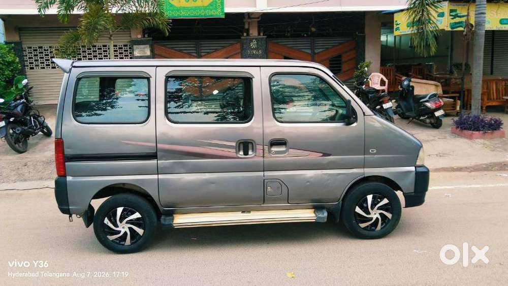 Maruti Suzuki Eeco Smiles 7 Seater Standard, 2013, Cng & Hybrids