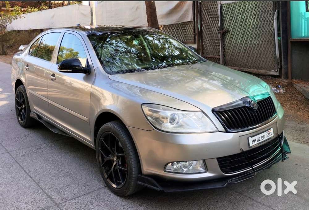 Skoda Laura 1.8 Ambiente 2011 Petrol