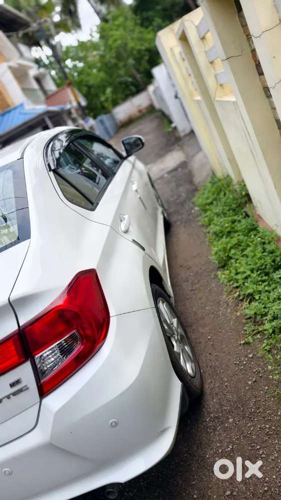 Honda Amaze 2020 Petrol 16000 Km Driven, Well Maintained