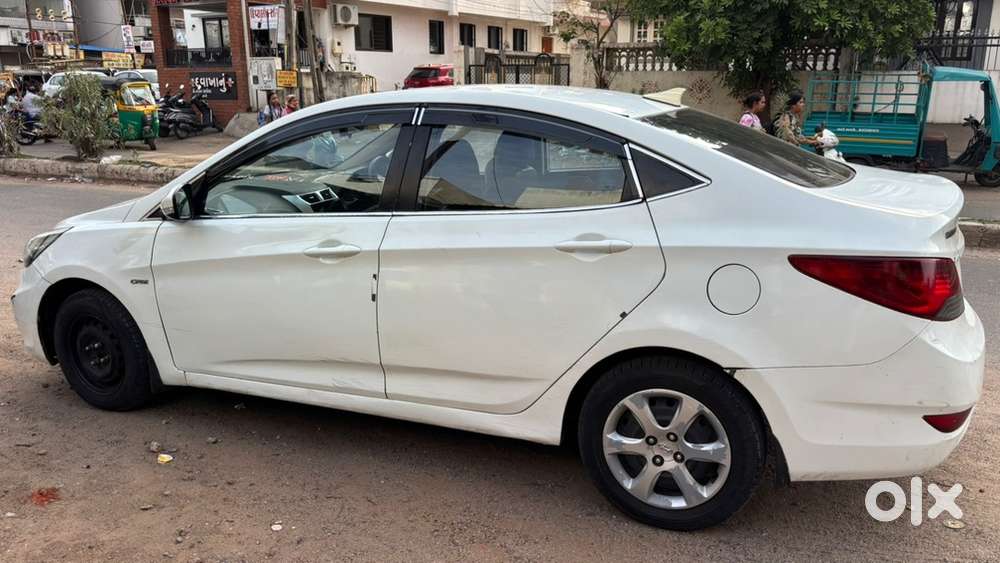 Hyundai Verna 1.6sx (mt)