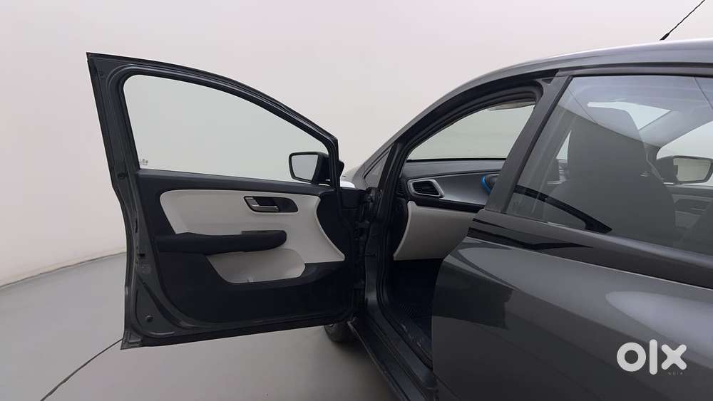 Tata Altroz 1.2 Xz Plus Petrol, 2023, Petrol