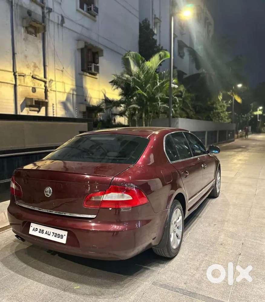 Skoda Superb 2014 Diesel 82300 Km Driven