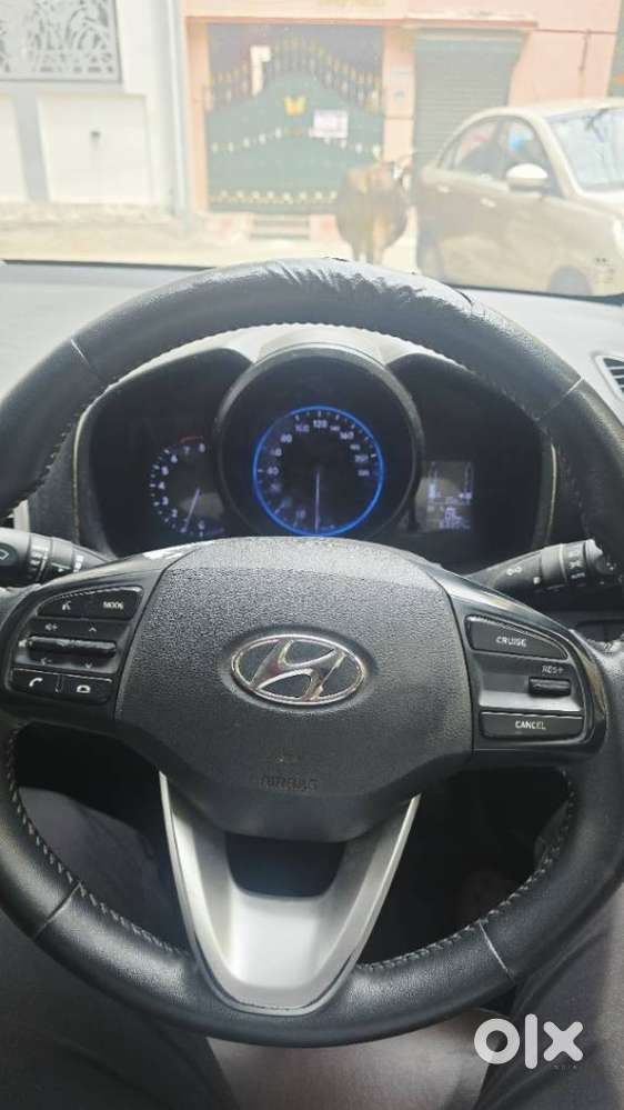 Hyundai Venue 1.5 Crdi Sx (o) Dual Tone, 2019, Petrol