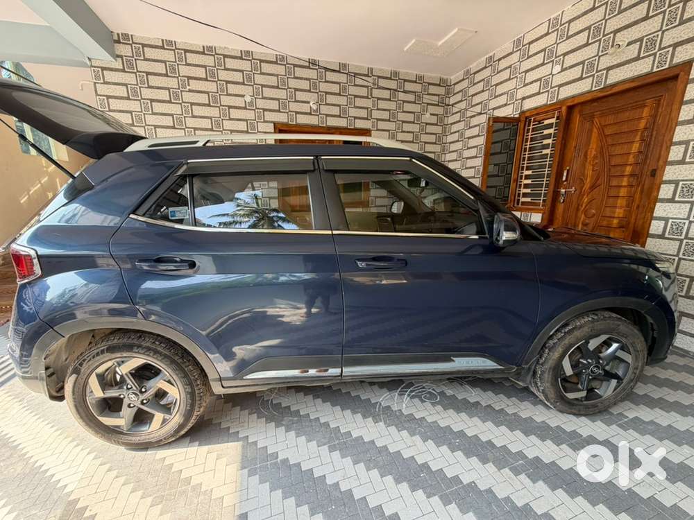 Hyundai Venue Petrol 2022