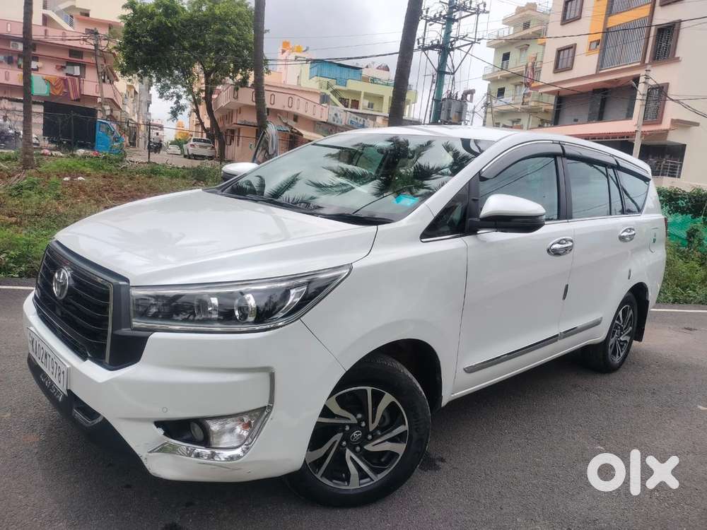 Toyota Innova Crysta 2023 Diesel 42589 Km Driven