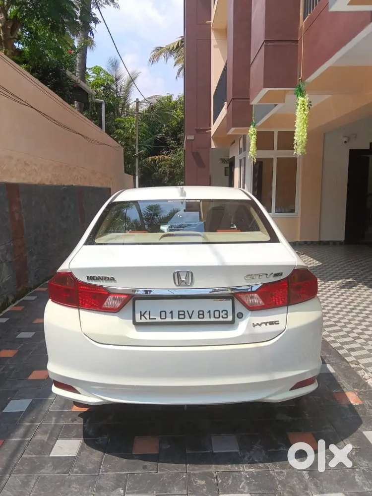 Honda City 1.5 V I-vtec Petrol Manual 2015 | Family Used | Well Mainta