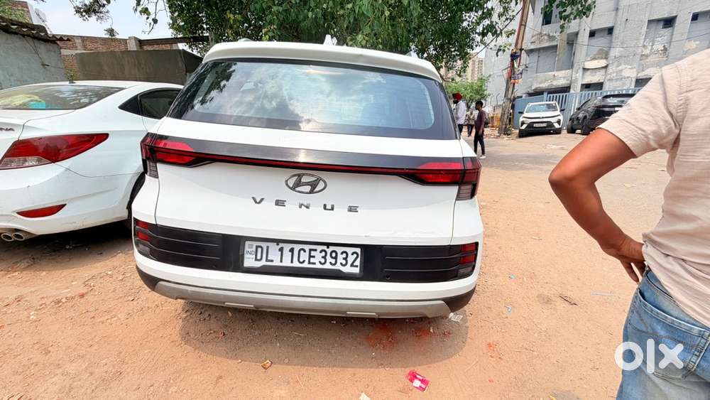 Hyundai Venue Petrol 2023