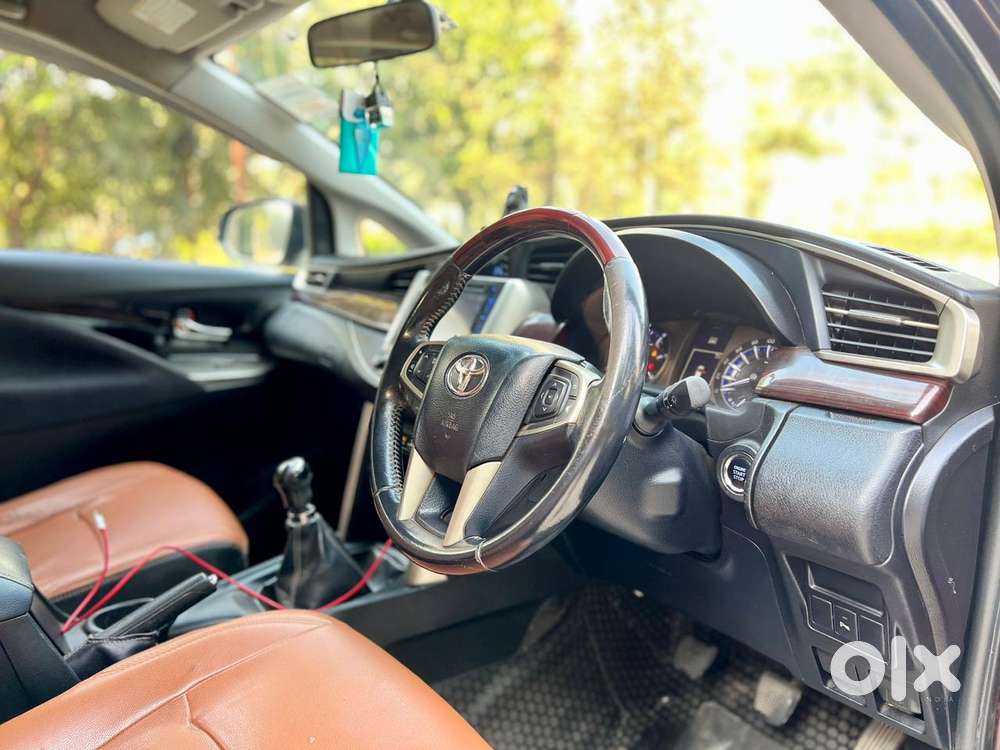 Toyota Innova Crysta 2.4 V 8 Str, 2017, Diesel