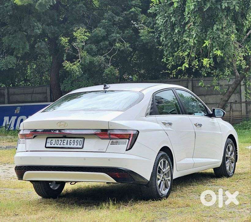 Hyundai Verna Sx (o)1.5 Vtvt [2023 - 2026], 2023, Petrol