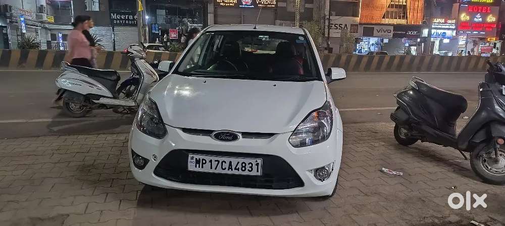 Ford Figo Petrol Zxi 2011 Km Driven