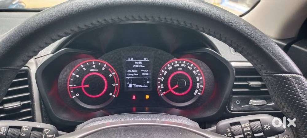 Mahindra Xuv300 W8, 2023, Petrol