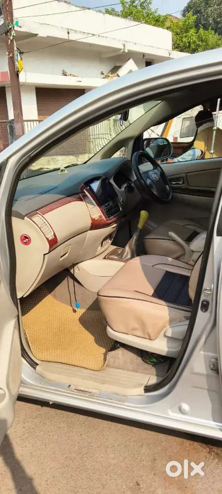 Toyota Innova V Diesel 2013