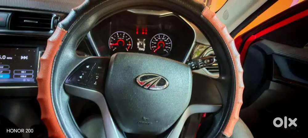 Top-model Mahindra Kuv100 Nxt K8 Petrol Dual Tone