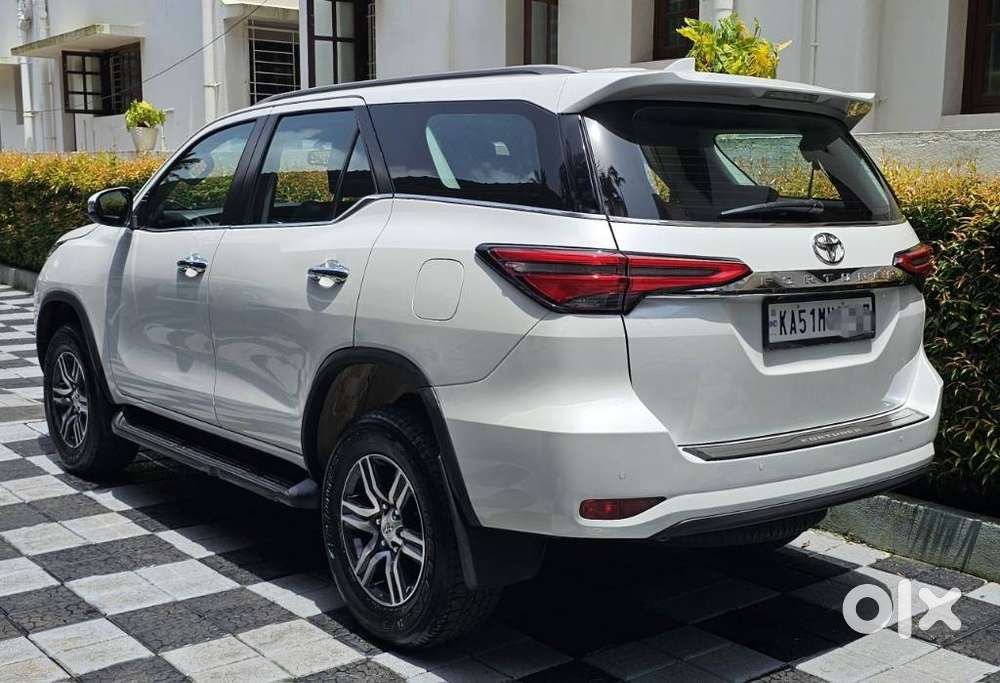 Toyota Fortuner [2021-ongoing] 2.8 2wd Diesel At, 2023, Diesel