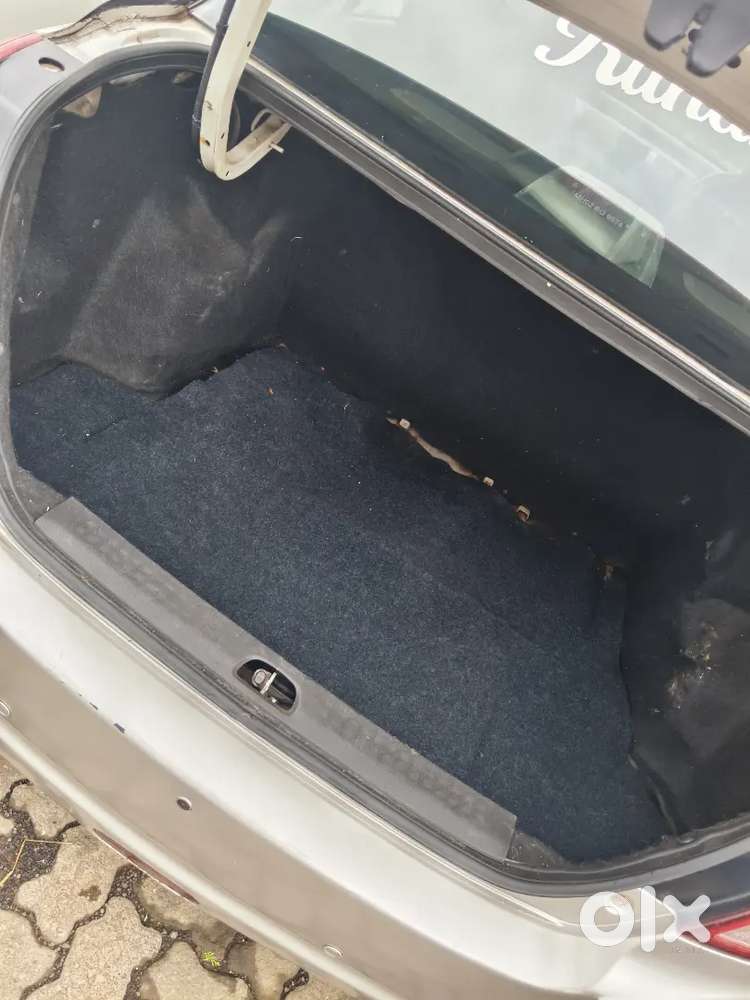 Maruti Suzuki Dzire 2010